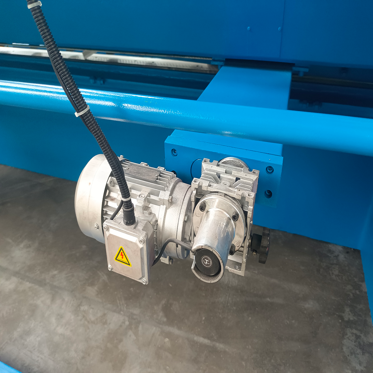 2026Shengpu 6X2500 Hydraulic Swing Plate Shearing Machine - 图片 3