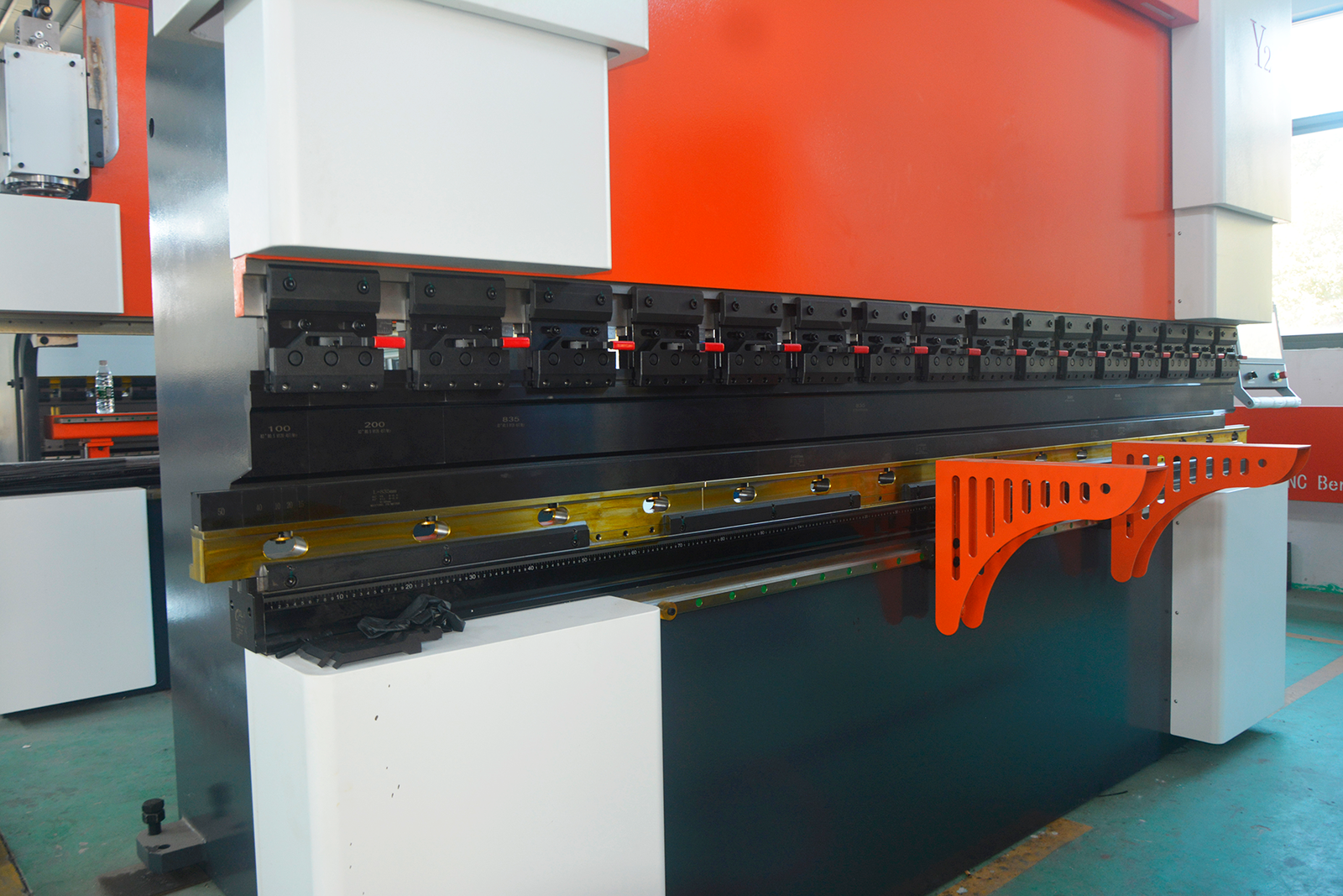 2025 Hansito 125T×2500 Dual-Servo CNC Press Brake - 图片 3
